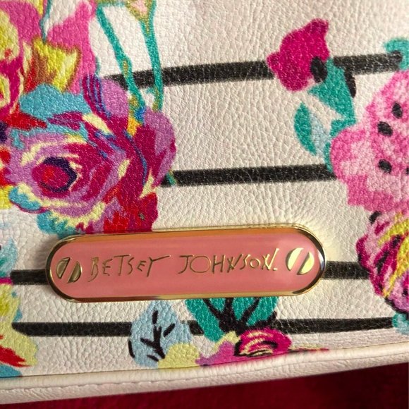 betsy johnson purse - Picture 4 of 9